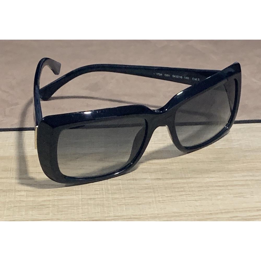 Nina Ricci Women's Shiny Black Frame Sunglasses Gradient Lense 3724